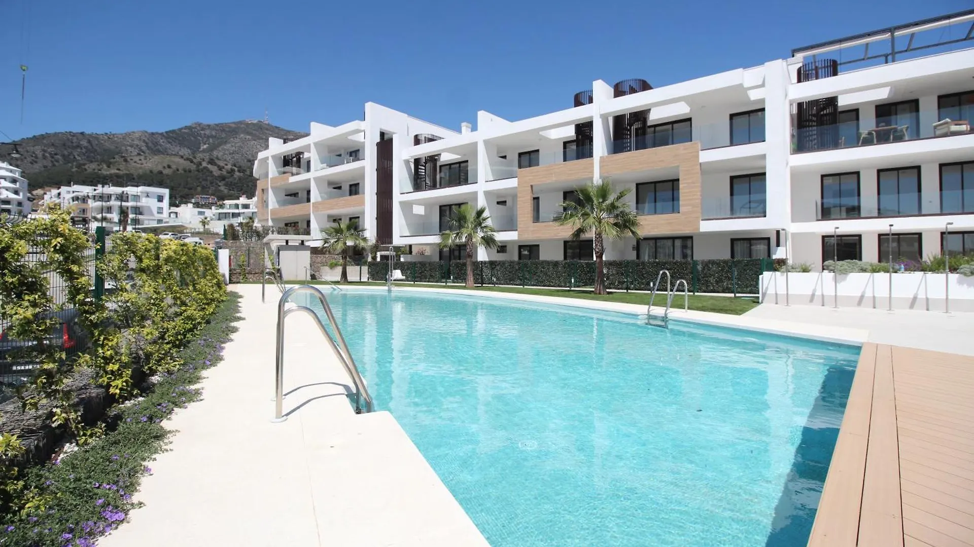 Happy Travel Jasmine Higueron Apartment Fuengirola Spain