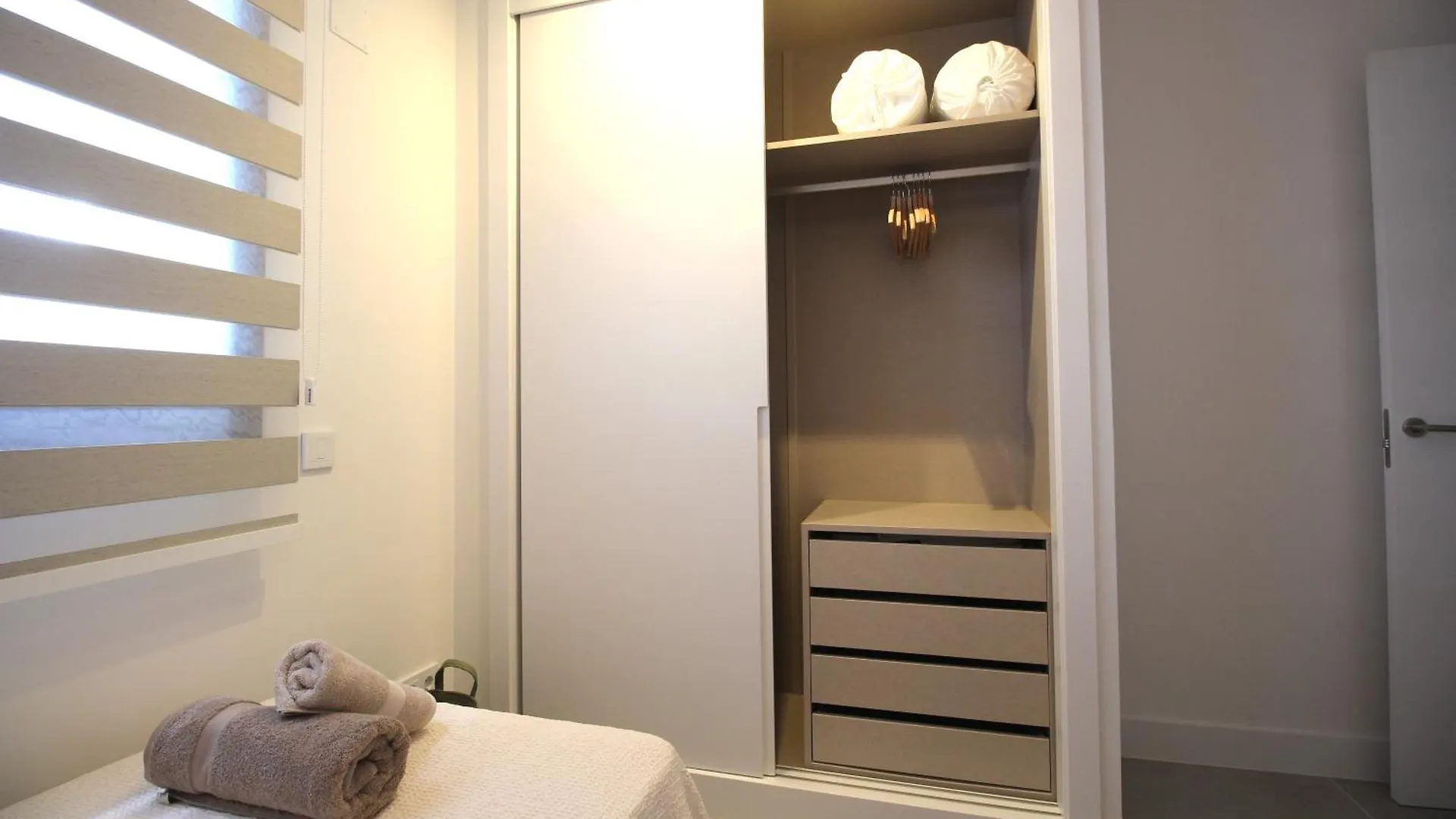 Happy Travel Jasmine Higueron Apartment Fuengirola Spain